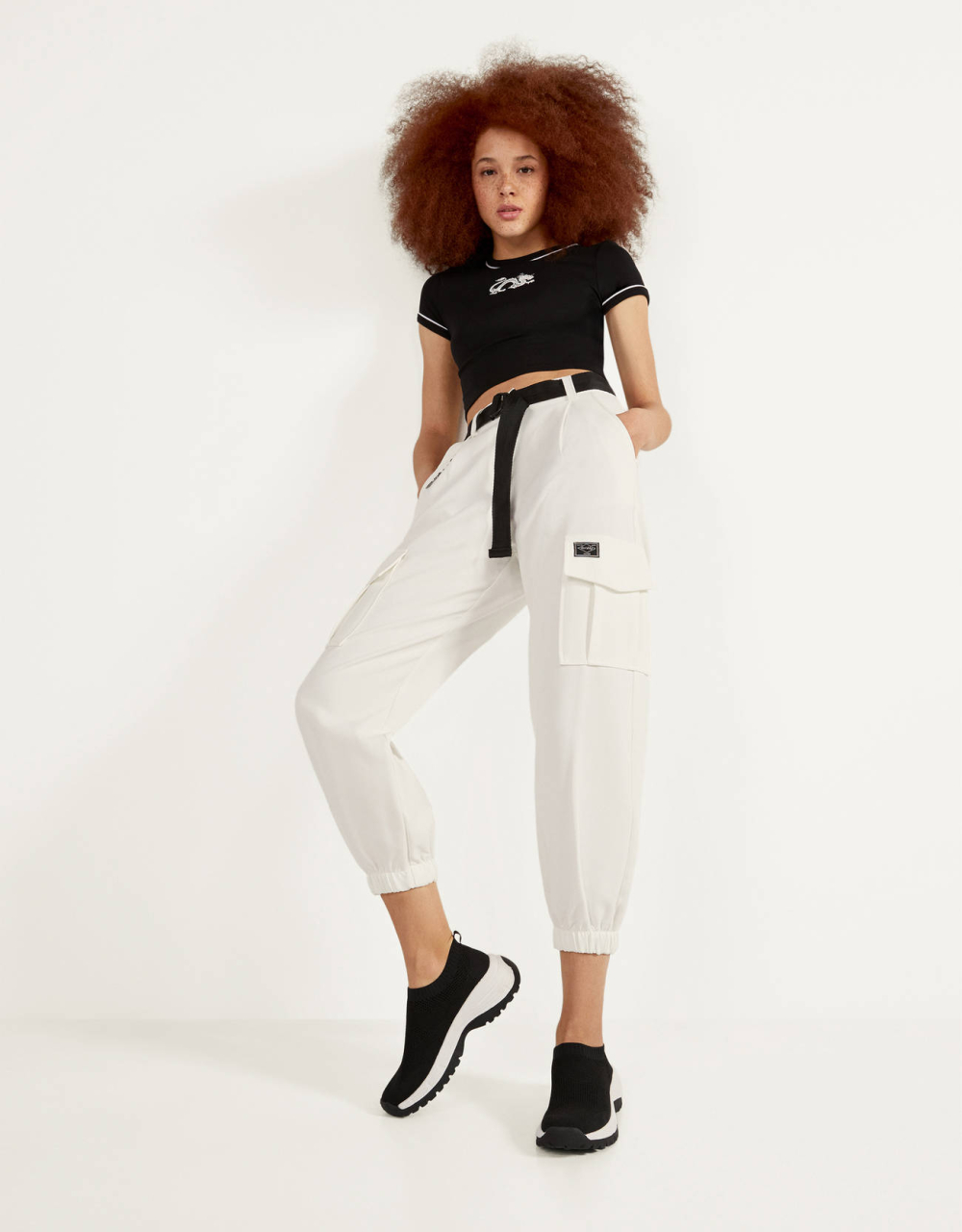 Sneaker mit Netzstoff und Socken