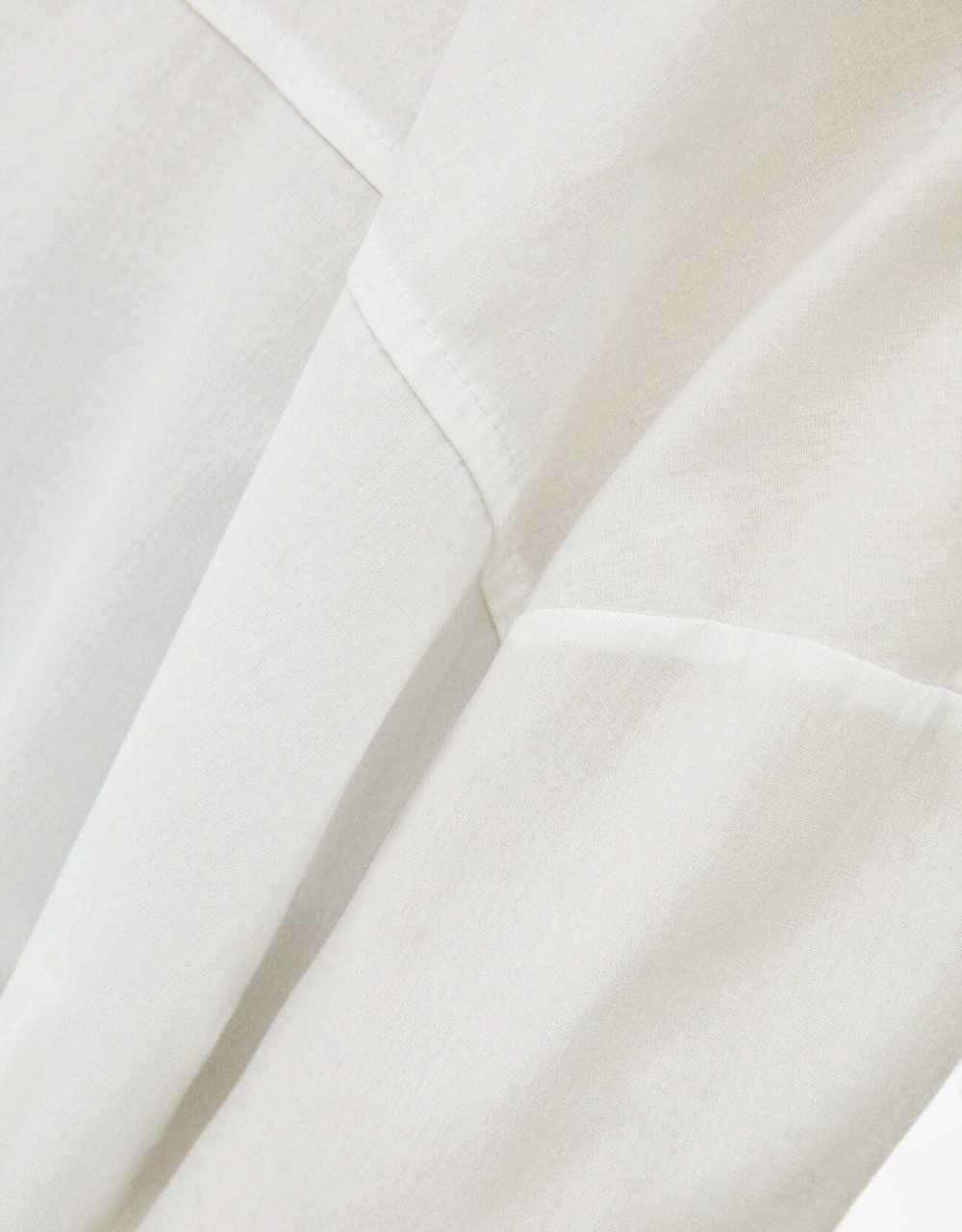 T-Shirt im Slim-Fit mit geripptem Stehkragen